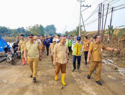 Target H-7 Lebaran! Jalan Semarang-Godong Yang Lumpuh Akibat Jebol Tanggul Tuntang Dikebut Perbaikan