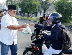 Pelindo Peduli, GM Agust Deritanto Pimpin Langsung Aksi Berbagi Takjil di Banda Aceh