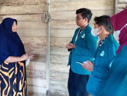 Mahasiswa KPM UIN SUNA Bagikan Masker untuk 300 KK Pascabanjir di Aceh Utara