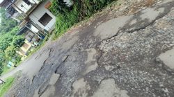 Jalan Rusak Bertahun-tahun, Warga Pandeglang: Bayar Pajak, Tapi Infrastruktur Dibiarkan Hancur 3 20260406 095739