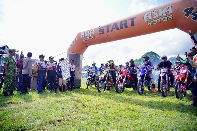 Bupati Pringsewu Lepas Trail Adventure Kemprus 2026, Dorong Hobi Otomotif Bernilai Sosial 1 IMG 20260405 WA0072