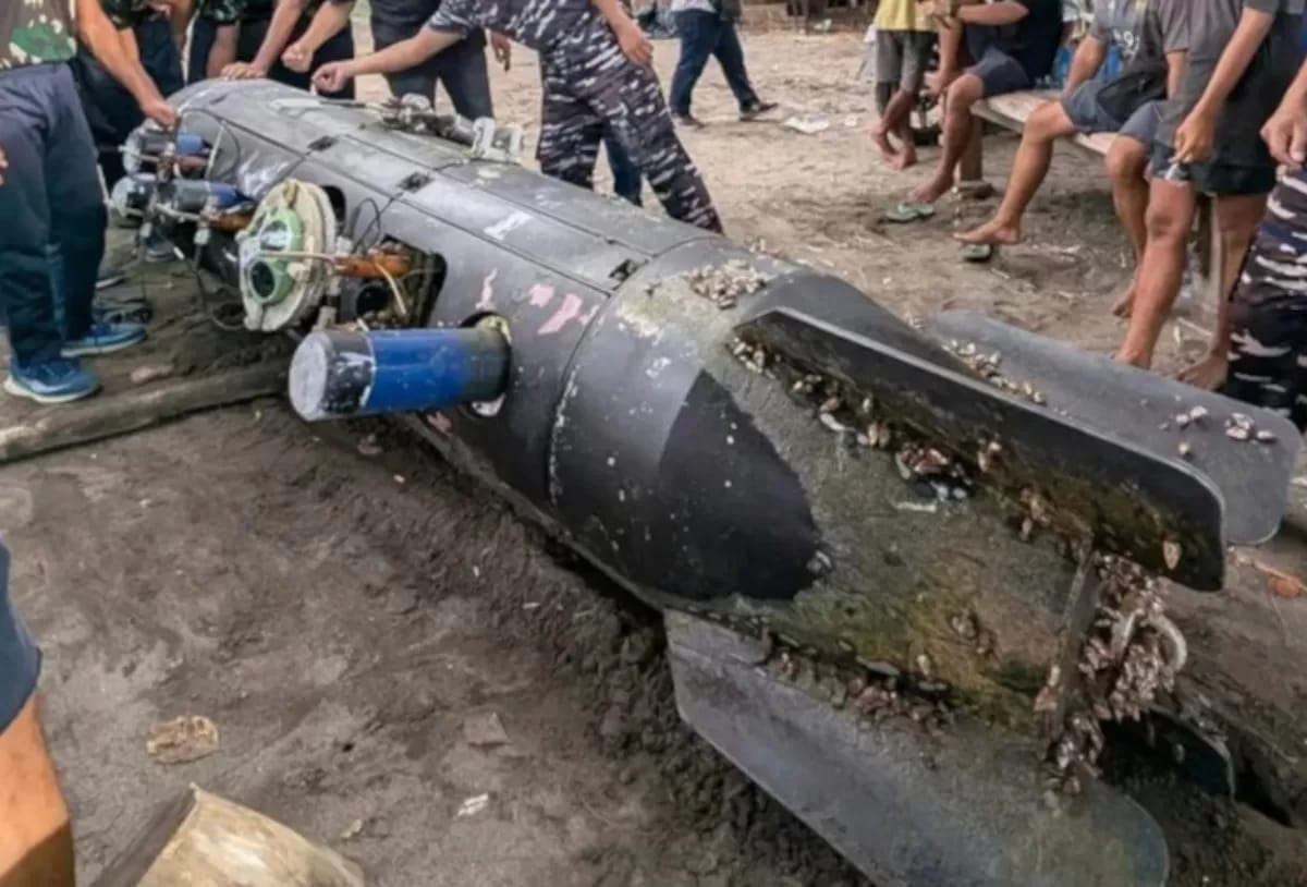 Kemunculan benda asing seperrti rudal atau pesawat tanpa awak di perairan Gili Trawangan, Lombok. Fenomena ini bukan hal baru bagi kita yang berkecimpung di dunia maritime. Kemajuan teknologi membuat dapat melintasi perbatasan kedaulatan negara lain tanpa batas, Penemuan alat ini sangat menarik, alat yang disebut Autonomus underwater Vihicle (AUV) atau glider laut. Penemuan alat ini merupakan dilokasi strategis di ALKI II yang merupkan jalur nadi pelayaran internasional yang sangat vital dan memiliki kedalaman serta karakteristik arus yang sangat unik secara hidrografi. Wilayah ini merupakan gerbang penghubung menuju III dikawasan Indonesia Timur hingga samudera Pasifik.