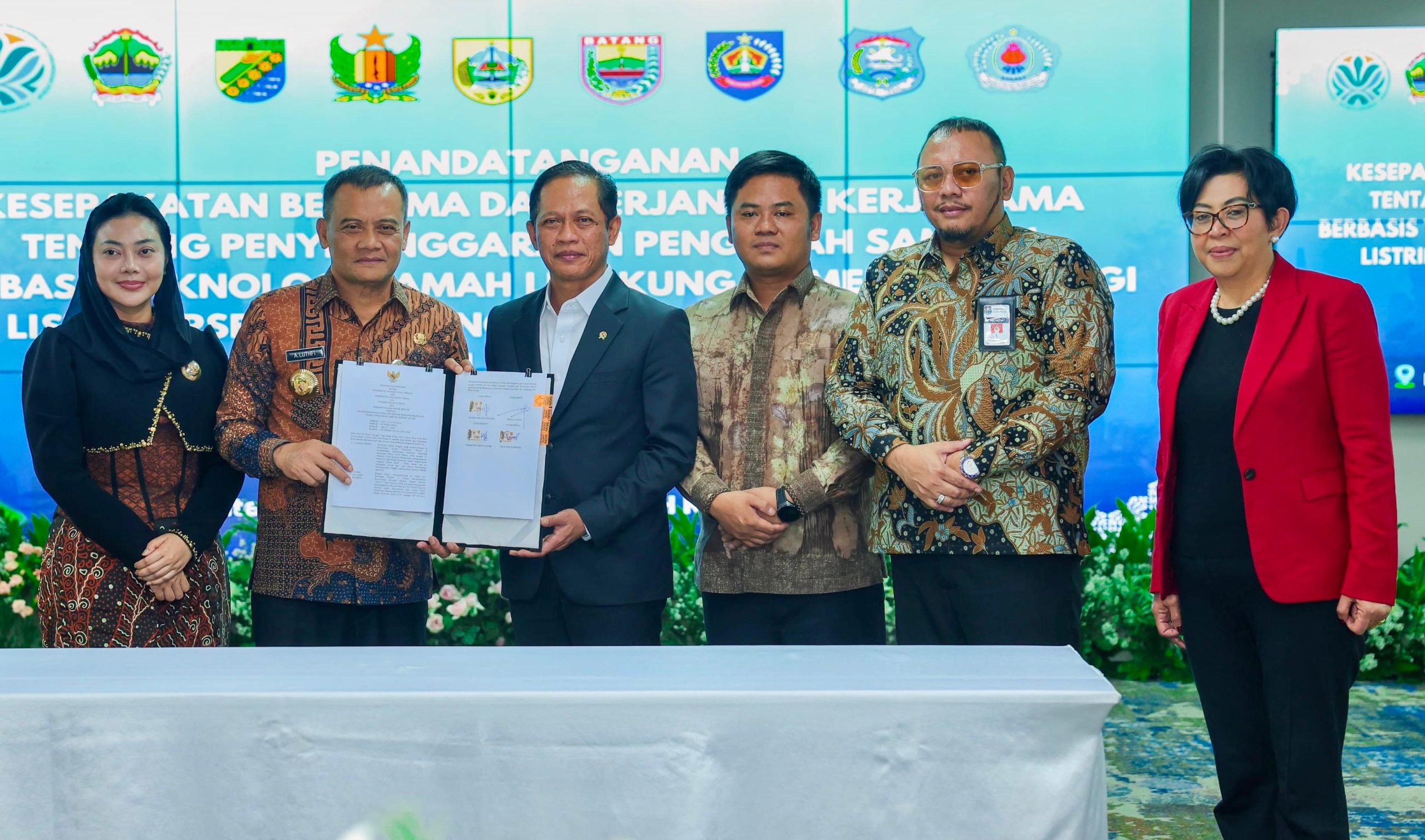 Terobosan Besar! Jateng Bentuk 3 Aglomerasi, Potong Sampah 3.000 Ton per Hari 1 IMG 20260413 WA0077 scaled
