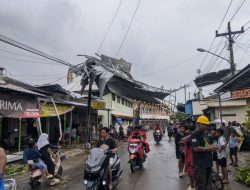 Puting Beliung Hantam Cipelem Bulakamba, 42 Rumah Rusak, 2 Diantaranya Ambruk