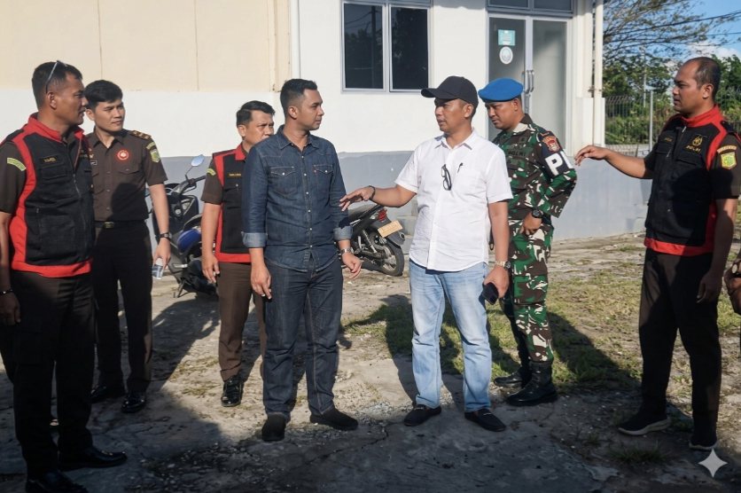 Kejari Simeulue Dampingi Tim Penyidik Kejati Aceh Geledah Kantor PT Perindo 1