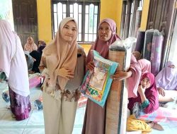 Cegah Penyakit Pascabanjir, Dosen Unsam Salurkan Tikar dan Kelambu di Tamiang