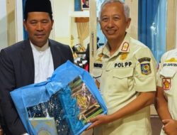 Didampingi Kasatpol PP Aceh, Direktur Pol PP Kemendagri Serahkan Bantuan Presiden untuk Korban Bencana di Aceh Tengah