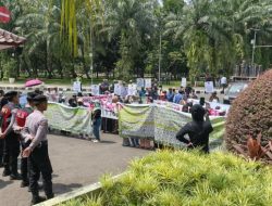 Ratusan Warga Tangerang Demo Tolak Alih Fungsi Lahan