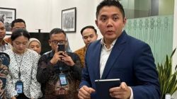 Sekretaris Kabinet (Seskab) Teddy Indra Wijaya buka suara mengenai penggeledahan Kantor Kementerian PU oleh Kejaksaan Tinggi (Kejati) Jakarta. 