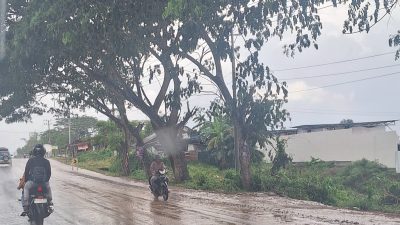 Pengguna Jalan Keluhkan Dampak Aktivitas Proyek SR di Jalan Elak, Debu dan Jalan Licin Ganggu Keselamatan 6 20260525 162242