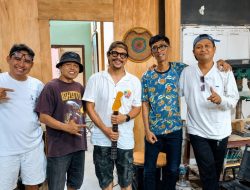 Gitar Custom Widjoyono Madiun Menarik Perhatian Eks Gitaris Slank