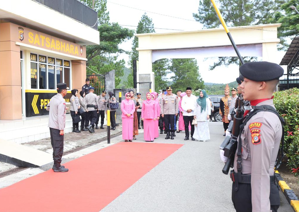Kunker ke Polres Gayo Lues, Kapolda Aceh Tekankan Peningkatan Pelayanan dan Tandatangani Prasasti Pembangunan Polsek Dabun Gelang 1 IMG 20260513 WA0024