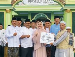 Di Balik Kabut Salem, Ribuan Warga Bersama Bupati Brebes Laksanakan Shalat Idul Adha