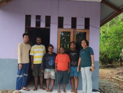 Bahagia Lomon Monei, Buruh Harian di Nabire Akhirnya Miliki Rumah Baru Hibahan Perusahaan
