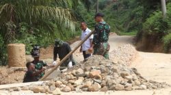 Geuchik Alue Canang Pantau Satgas TMMD Reguler 128 Bangun Gorong-Gorong 5 IMG 20260515 162654