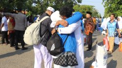 Suasana Haru Bahagia Sambut Kepulangan Jemaah Haji Kloter 6 Brebes di Islamic Center