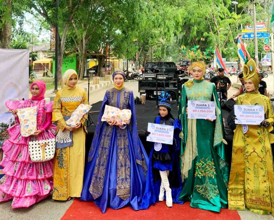 Fashion Show Lokal Wastra Daerah Warnai Car Free Day Kota Langsa 2 IMG 20260614 133415