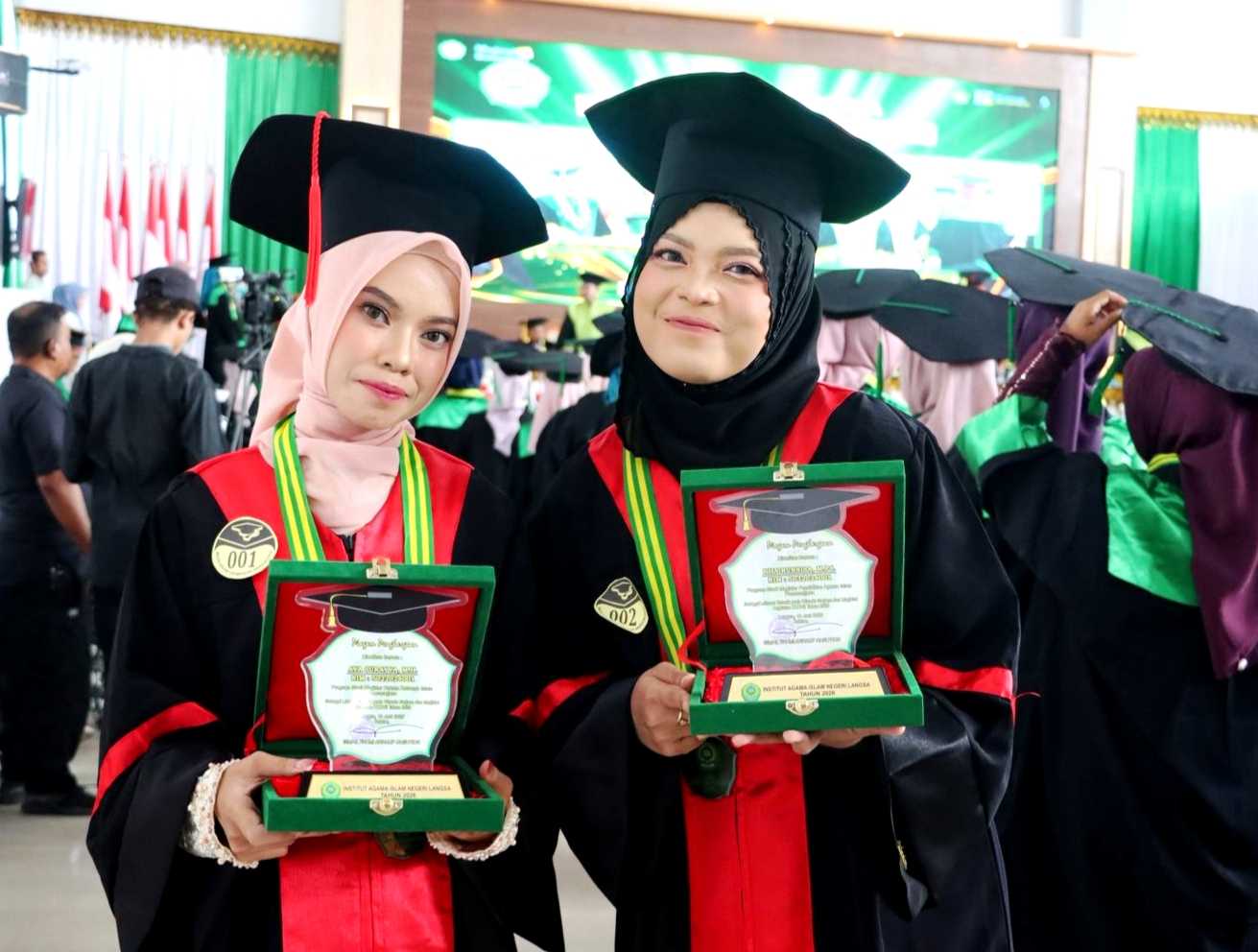 Ayya dan Khairunnisa, Lulusan Predikat Cumlaude Penerima Beasiswa Magister IAIN Langsa 1 IMG 20260618 153258