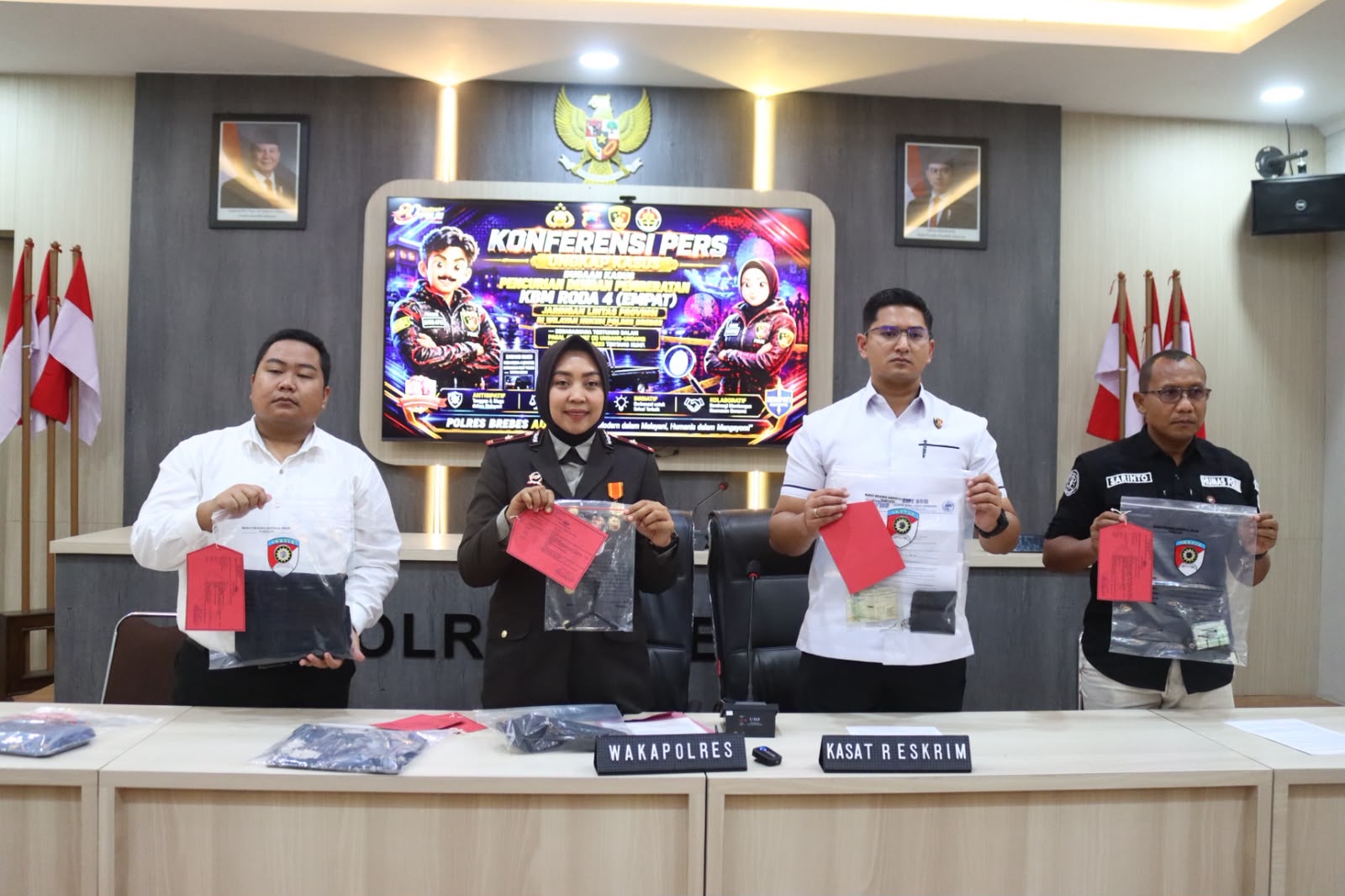 Polres Brebes Ungkap Pencurian Mitsubishi L300 di Bulakamba, 3 Pelaku Diringkus – 1 Masih DPO 1 IMG 20260703 WA0013