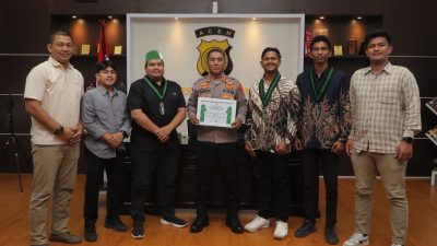 Kapolres Lhokseumawe Terima Kunjungan Silaturahmi HMI, Dianugerahi Penghargaan atas Dedikasi dan Pengabdian 9 IMG 20260709 WA0012