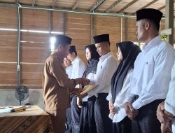 Hadiri Pelantikan Perangkat Desa, Camat Simeulue Barat Tekankan Kedisiplinan dan Pelayanan Masyarakat