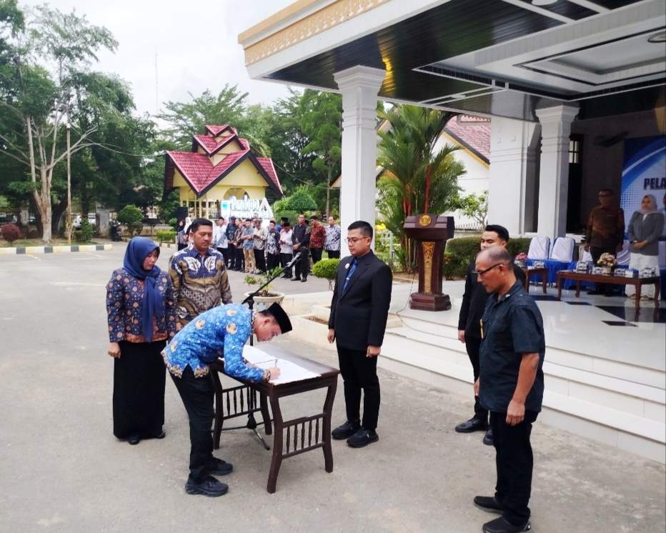 Wali Kota Langsa Lantik 122 ASN: Tiga Camat, Dua Kapus dan Puluhan Kepsek Berganti 3 IMG 20260704 203902