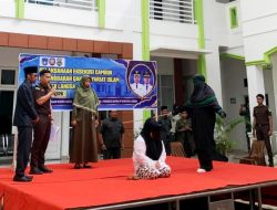 Kejari Langsa Gelar Eksekusi Cambuk: Dua Sejoli Dihukum 100 Cambukan