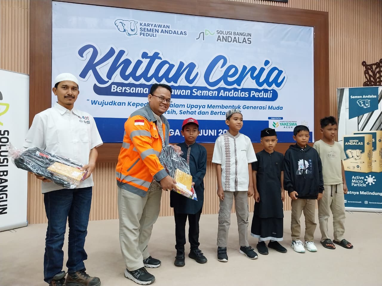 Wujud Kepedulian Sosial, Karyawan Semen Andalas Peduli dan Yakesma Aceh Gelar Khitan Massal Gratis 1 WhatsApp Image 2026 07 03 at 21.49.25