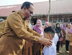 Kadisdik Simeulue Tinjau Pelaksanaan Hari Pertama Masuk Sekolah