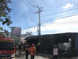 Kebakaran Hanguskan Sejumlah Bangunan Dekat Suzuya Mall Seutui, Kerugian Capai Rp1,5 Miliar
