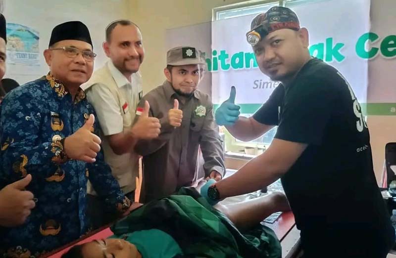 Wabup Simeulue Resmi Buka Kegiatan Sunat Massal Gratis untuk Anak Kurang Mampu 1 Wiwin 2