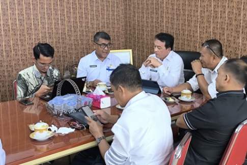 Asisten II Setdakab Simeulue Pimpin Rakor Penyaluran BBM Bersubsidi, Usulkan Penambahan Kuota 1 IMG 20260806 WA0026