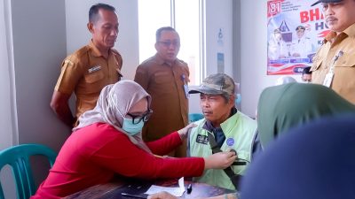 Sambut Kemerdekaan ke-81, Dinkesda Brebes Hadirkan Layanan Kesehatan Gratis bagi Pedagang Pasar Seng Bumiayu 9 IMG 20260810 WA0000