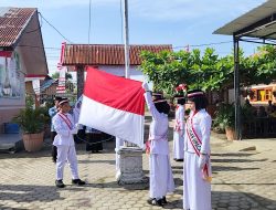 Upacara HUT Ke-81 RI di MTsN 4 Aceh Utara Berlangsung Khidmat, Puluhan Siswa Terima Penghargaan