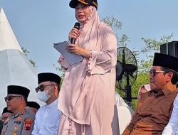 Brebes Bersholawat: Ribuan Warga Padati Lapangan Desa Karangmalang, Bupati Paramitha Tekankan Pembangunan Fisik dan Akhlak Harus Beriringan