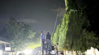 Gerak Cepat Antisipasi Jatuh ke Jalan Raya, Dishub Langsa Copot Tiang Lampu yang Miring 9 IMG 20260731 235831