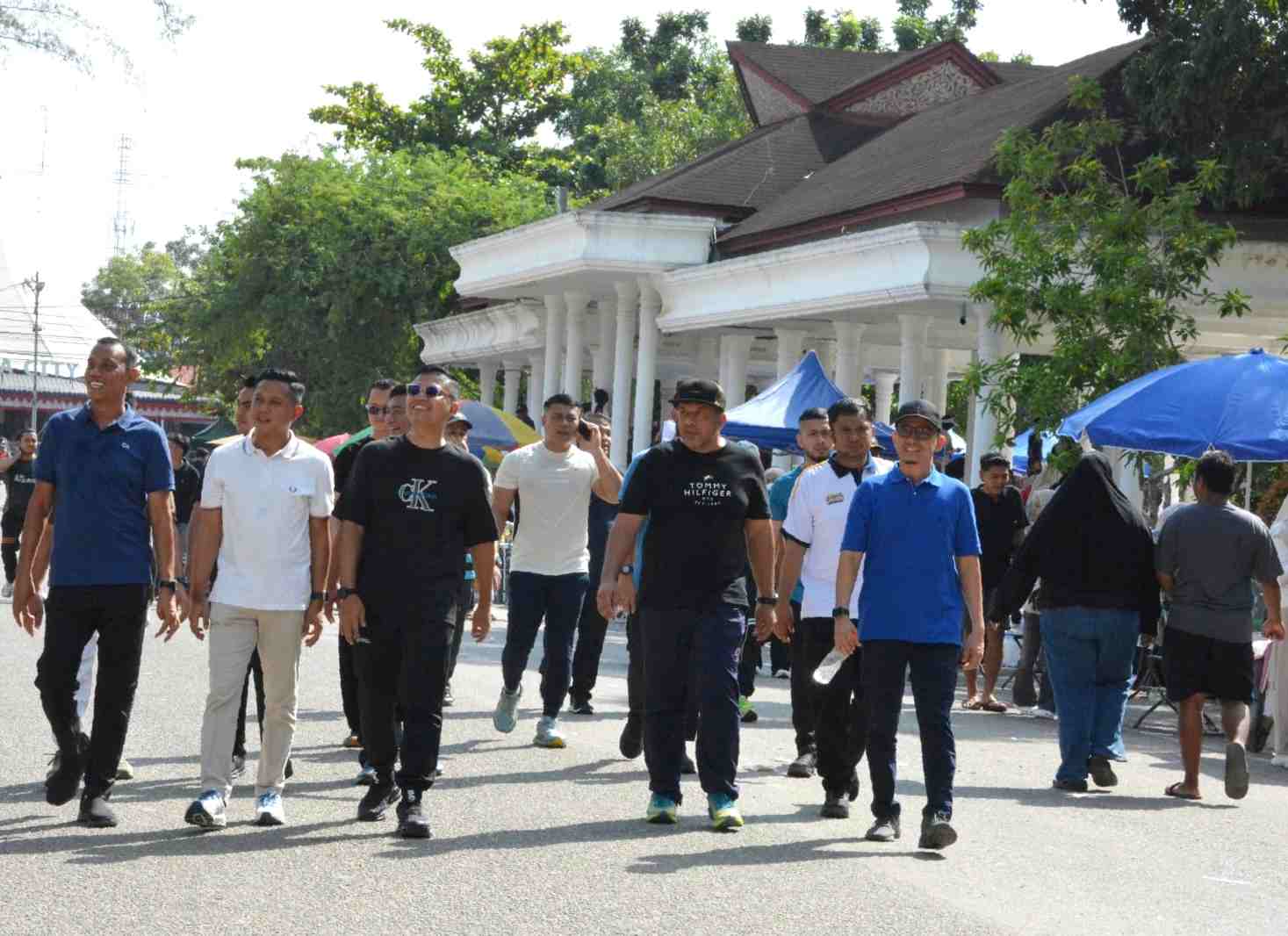 Makin Diminati, Ribuan Warga Ikuti CFD sebagai Tempat Rekreasi dan Nikmati UMKM 2 IMG 20260809 135224