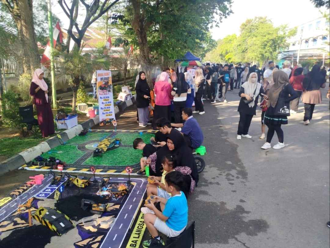 Makin Diminati, Ribuan Warga Ikuti CFD sebagai Tempat Rekreasi dan Nikmati UMKM 3 IMG 20260809 135416