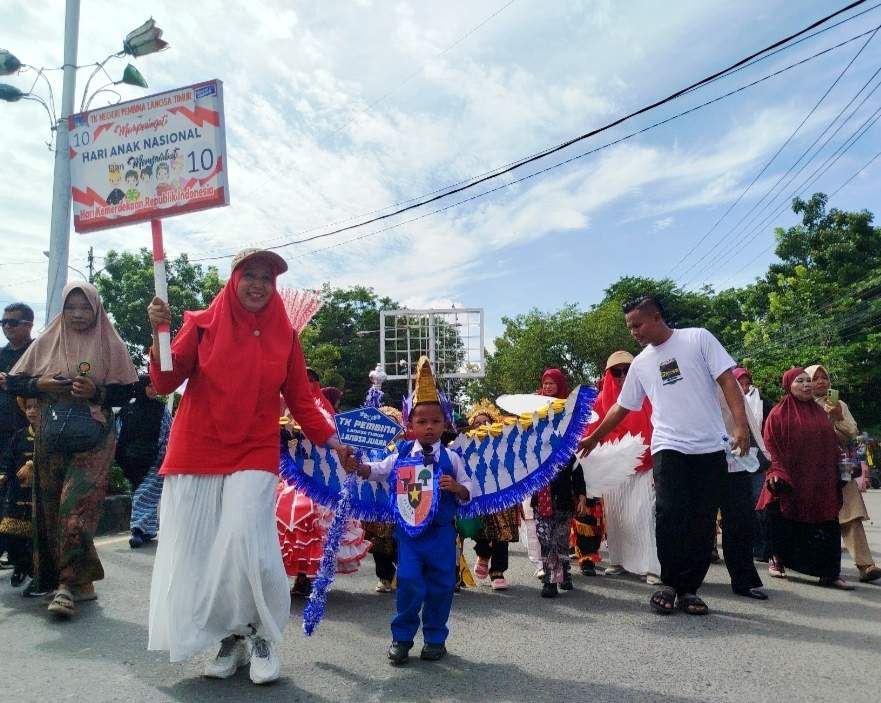 2.300 Anak PAUD dan TK Kota Langsa Ikuti Pawai Alegoris HUT RI Ke-81 3 IMG 20260811 115507