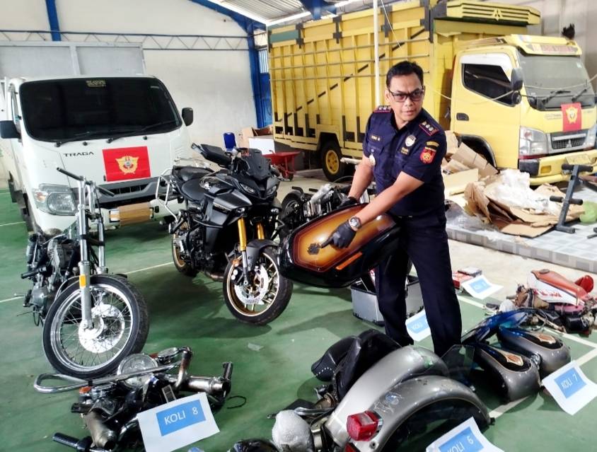 Bea Cukai Langsa Amankan 3 Moge dan Sparepart Ilegal Bernilai Miliaran di Tol Medan 1 IMG 20260811 124150
