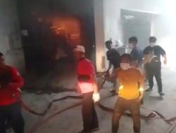 Kebakaran CV Dayi Jaya Pabrik Sol Sepatu di Tanjung Brebes, 3 Armada Damkar Dikerahkan