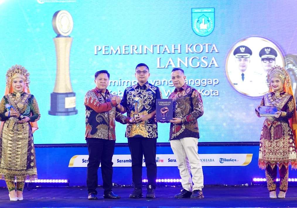 Walikota Langsa Raih Serambi Award 2026 Sebagai Pemimpin Tanggap Kebutuhan Warga 1 IMG 20260830 020742