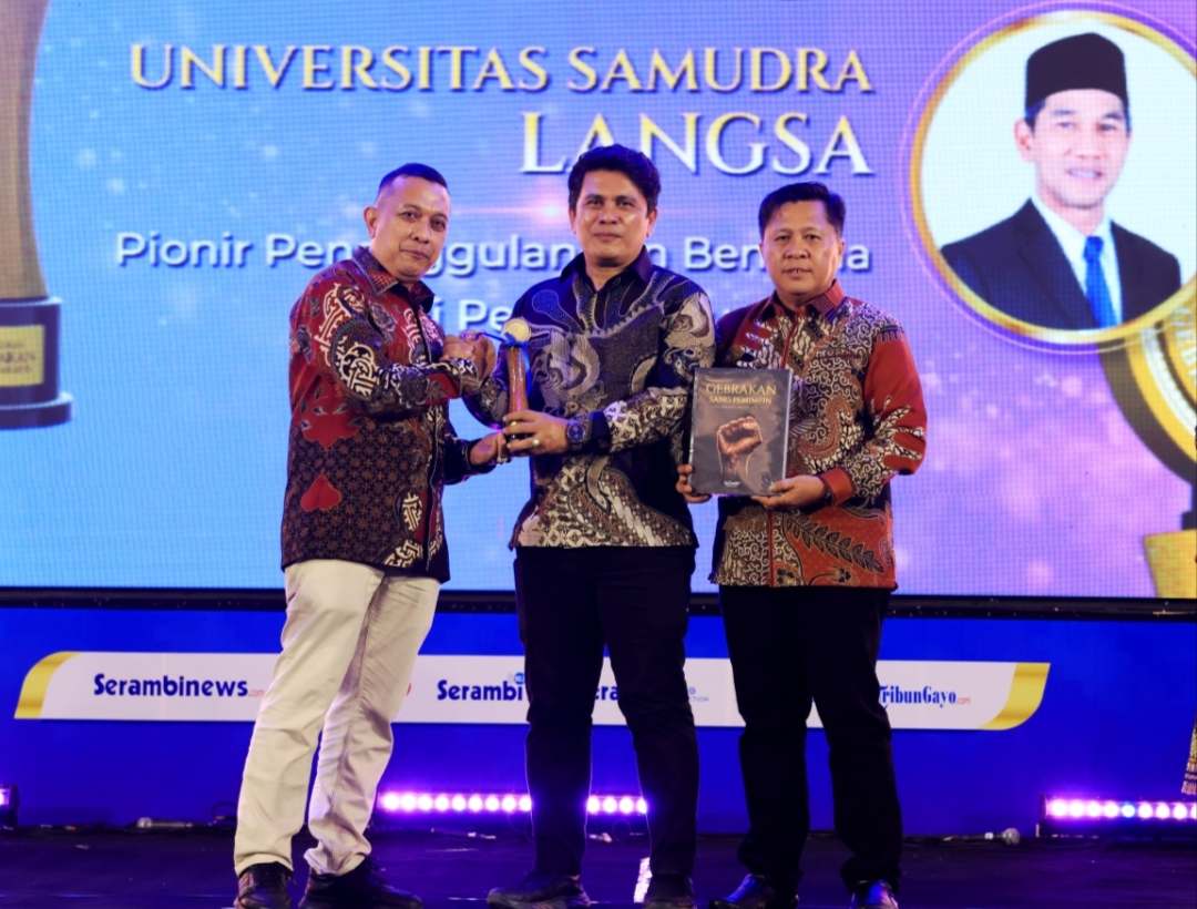 Rektor Universitas Samudra Raih Penghargaan Garda Terdepan Penanggulangan Bencana di Aceh 1 IMG 20260831 155130