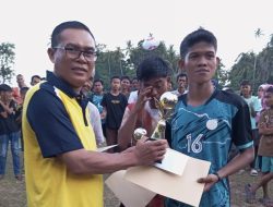 Camat Teupah Barat Tutup Liga Desa Mukim Darul Ikhsan, Desa Lantik dan Leubang Raih Juara