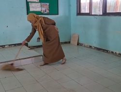 Hujan Abu Vulkanik Anak Krakatau Masuk Brebes, Siswa SMPN Larangan 4 Terpantau Terganggu