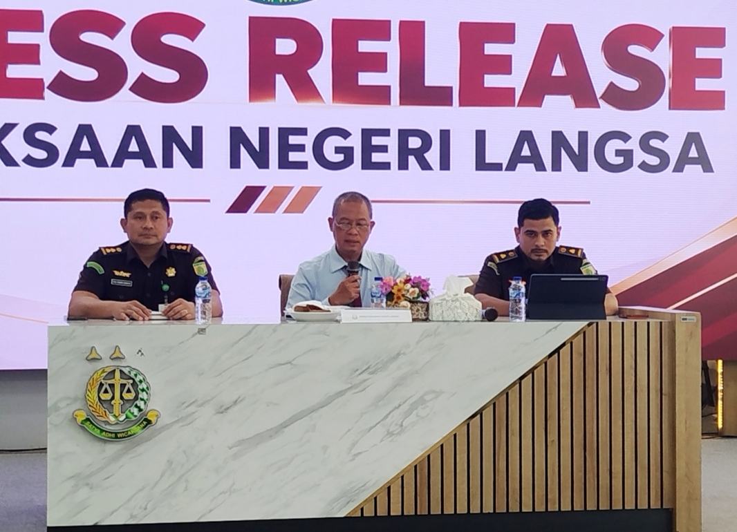 Kejari Langsa Tahan Empat Tersangka Kasus Korupsi Jalan dan Drainase di PUPR 2 IMG 20260908 183151