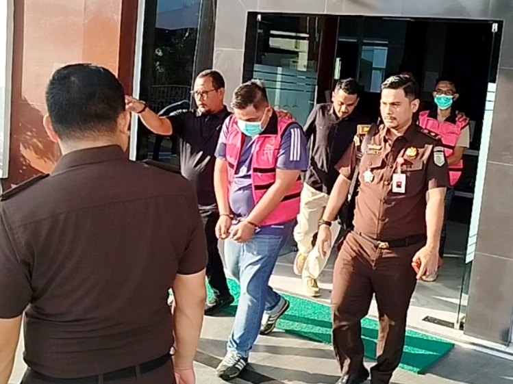 Kejari Langsa Tahan Empat Tersangka Kasus Korupsi Jalan dan Drainase di PUPR 1 IMG 20260908 183505