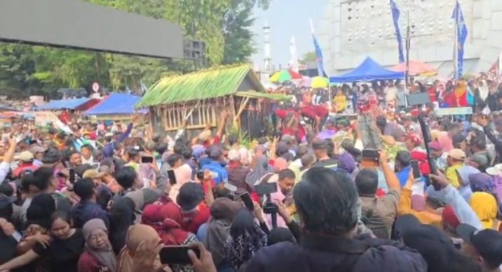 Ribuan Pengunjung Bawa Rezeki, Pedagang Kecil Nikmati Berkah Festival Bawang Merah Brebes 1 IMG 20260914 144523