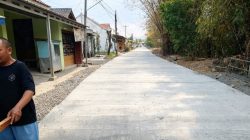 Ekonomi Bergairah! DPU Brebes Tuntaskan Rabat Beton 300 Meter di Kalenpandan, Warga Beri Apresiasi 3 IMG 20260918 152317