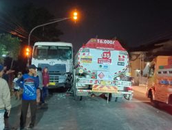 Truk Molen Tabrak Tangki BBM di Paguyangan, Warga Sorot Keselamatan Jalan yang Sedang Dikerjakan